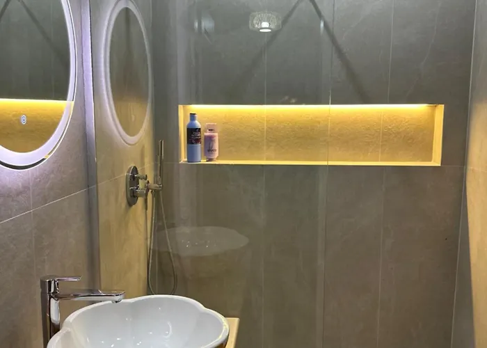 Casa Eira Dhermi 公寓 Gjilek